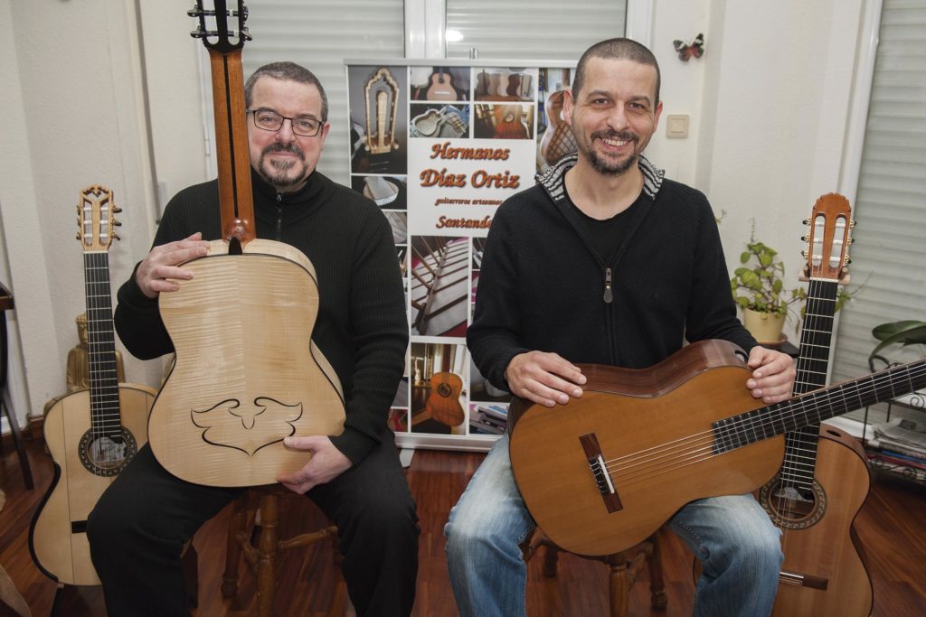 guitarras artesanales para niños