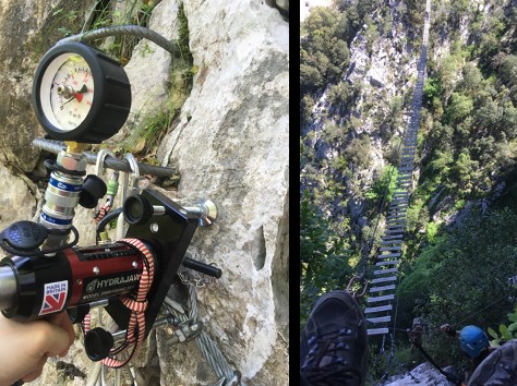 El equipo de Ad Control revisando los anclajes de la Ferrata de La Hermida